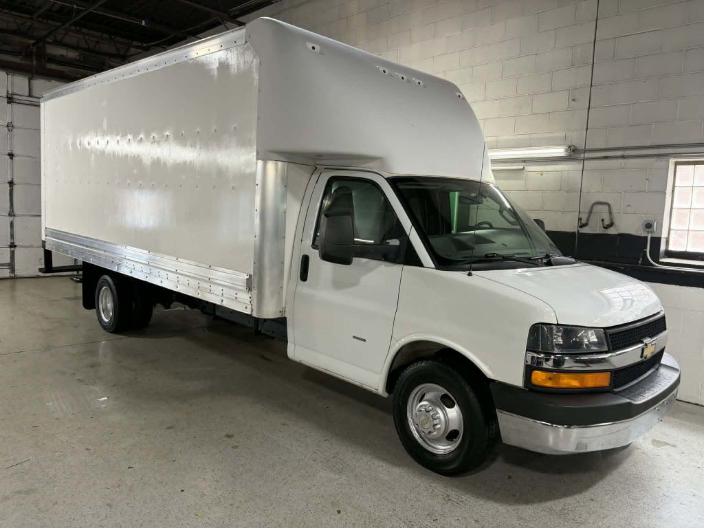 2018 Chevrolet Express Image 4