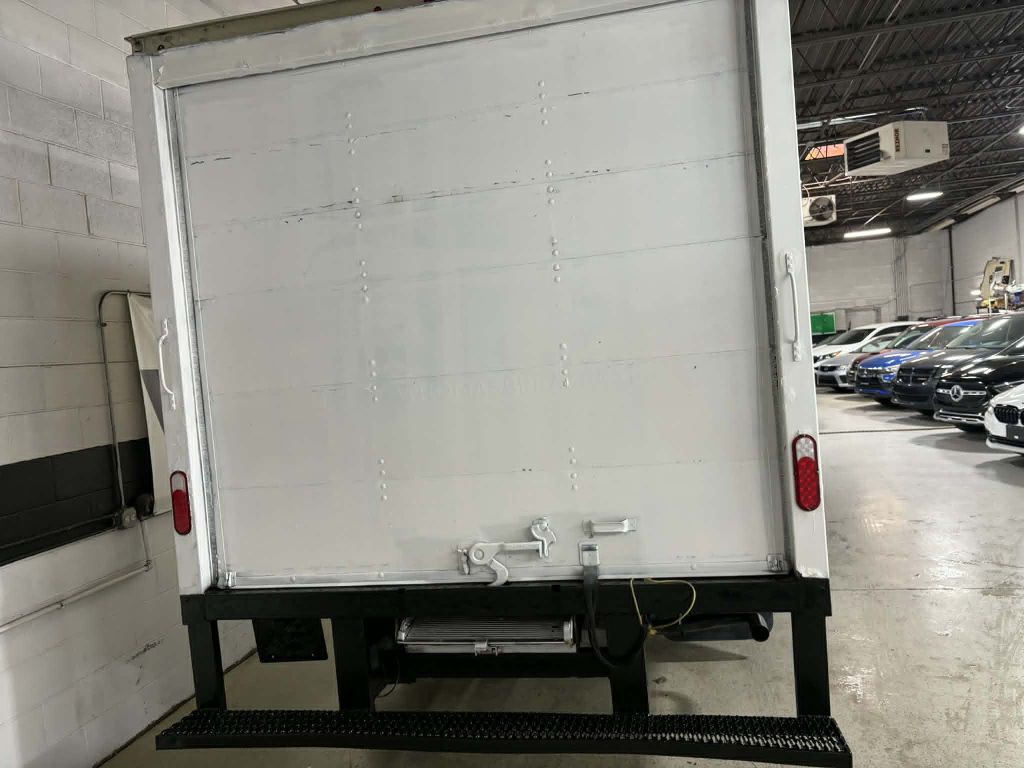 2018 Chevrolet Express Image 7