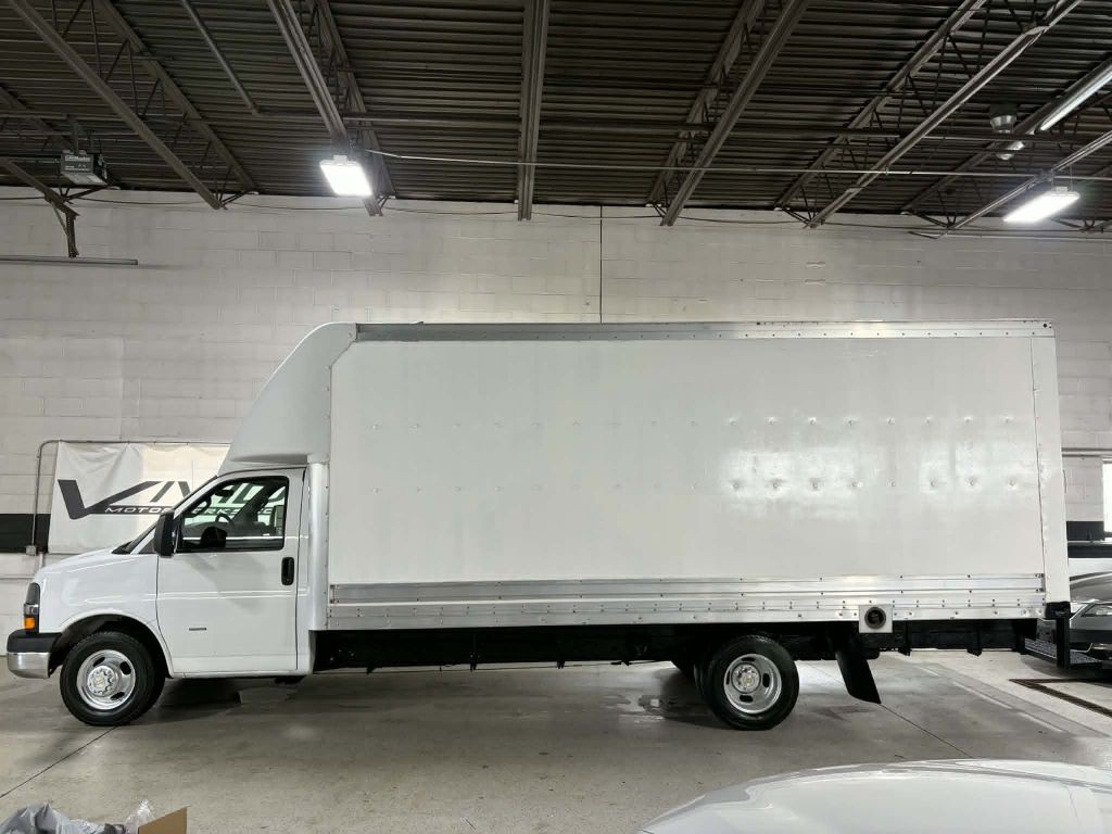2018 Chevrolet Express Image 8