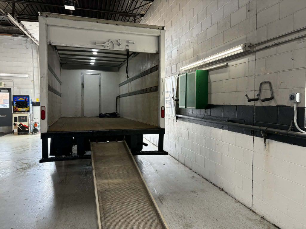 2018 Chevrolet Express Image 10