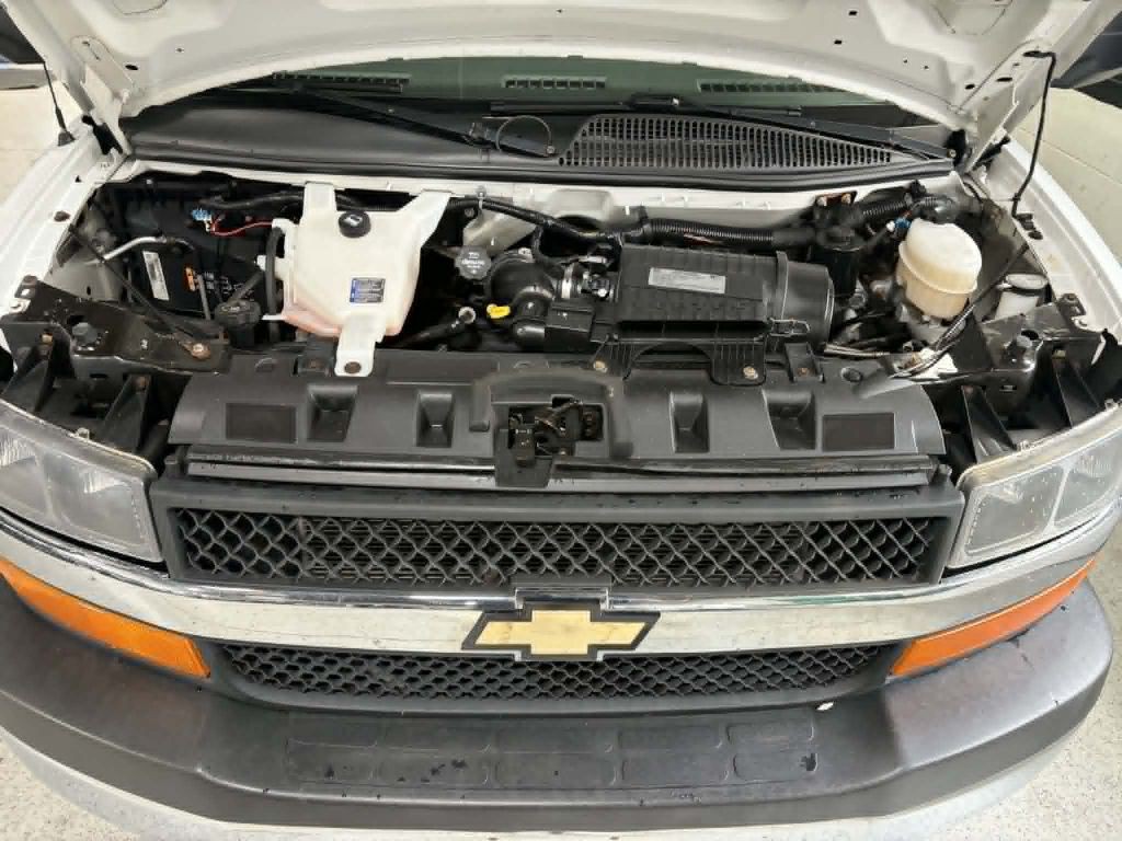 2018 Chevrolet Express Image 12