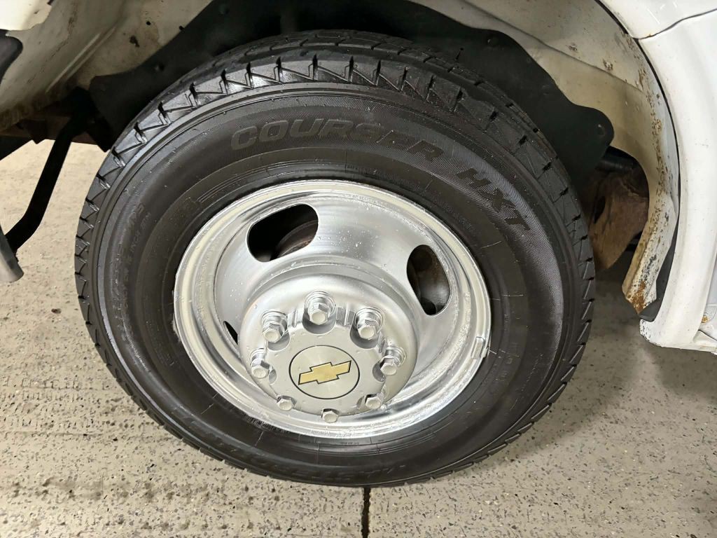 2018 Chevrolet Express Image 13