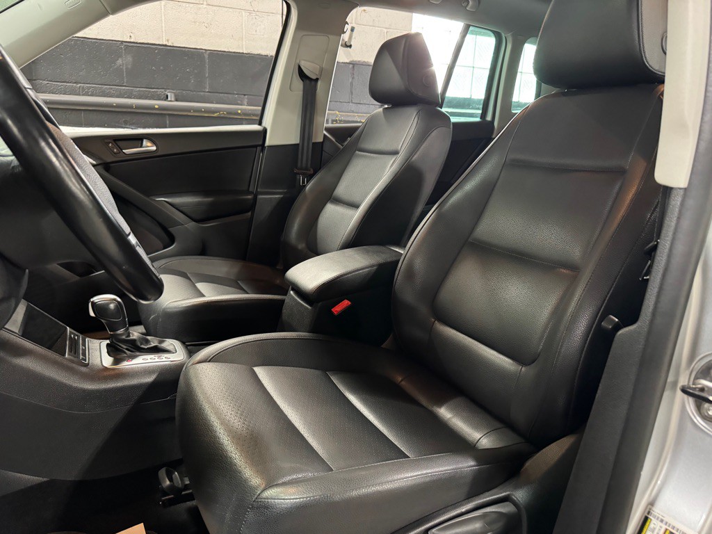 2011 Volkswagen Tiguan Image 17