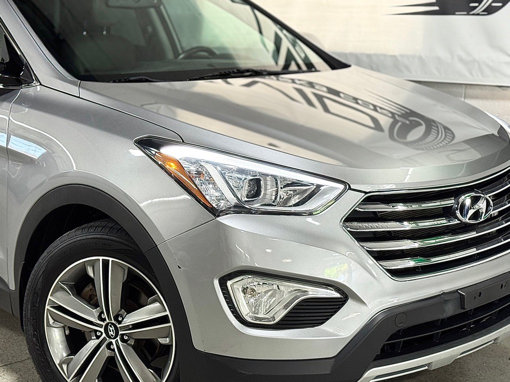2016 Hyundai Santa Fe Image 4