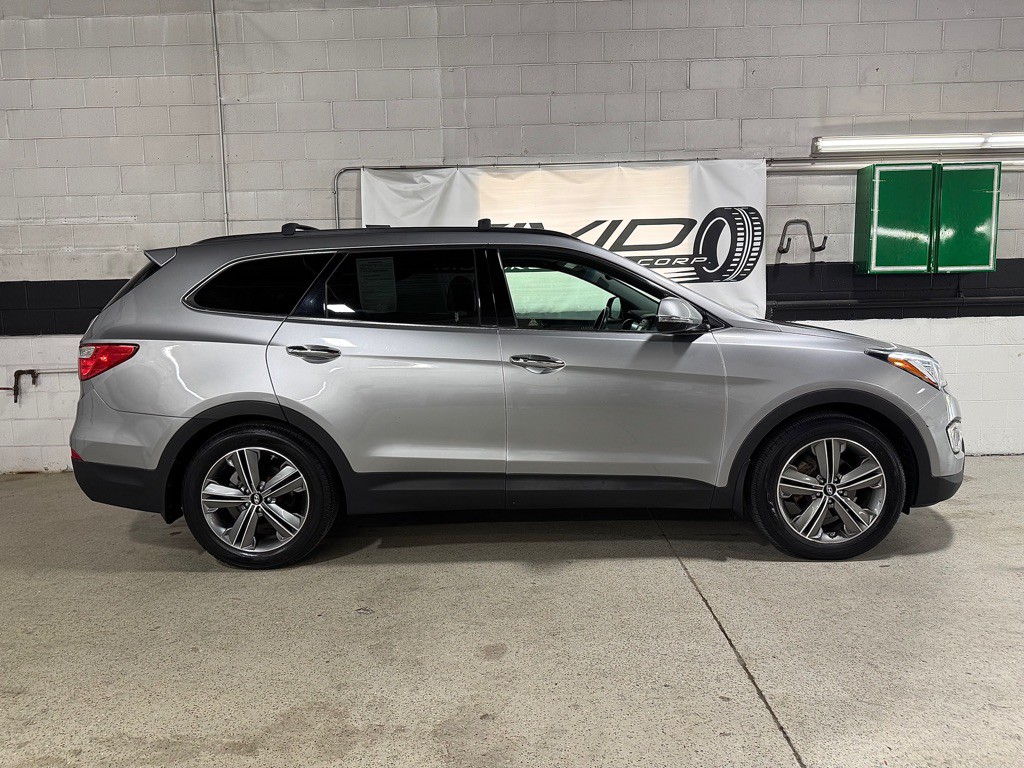 2016 Hyundai Santa Fe Image 8