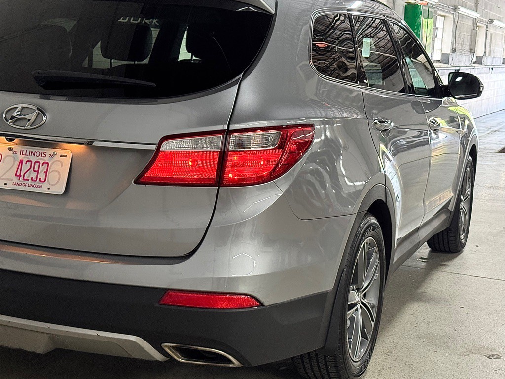 2016 Hyundai Santa Fe Image 10