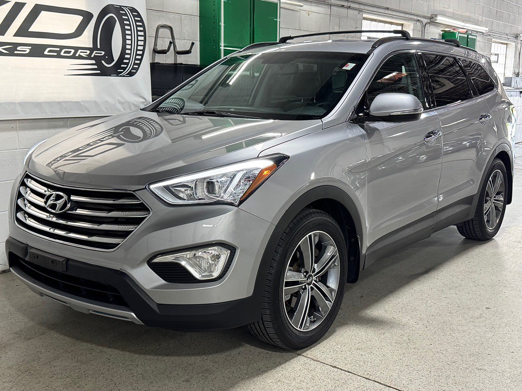 2016 Hyundai Santa Fe Image 12