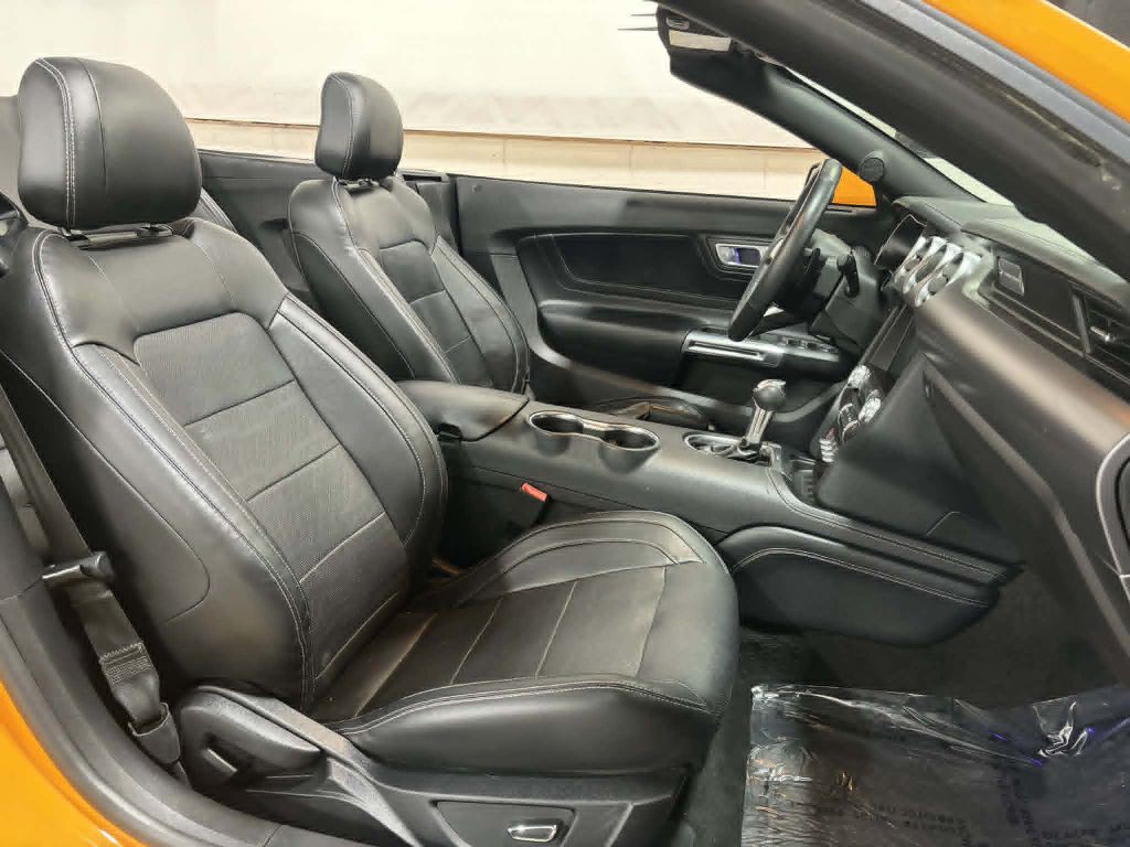 2018 Ford Mustang Image 18