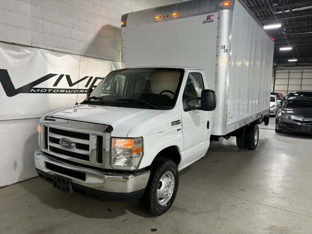 2013 Ford Econoline Image 1
