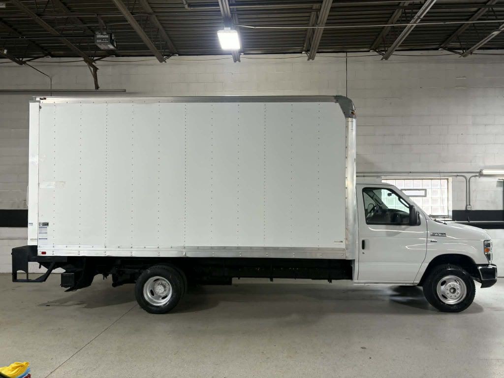 2013 Ford Econoline Image 4