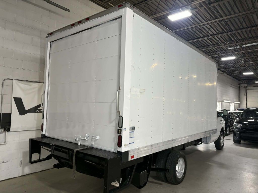 2013 Ford Econoline Image 5