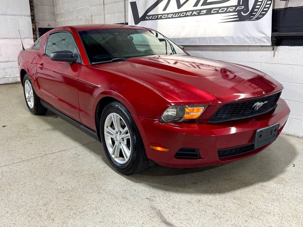 2011 Ford Mustang Image 3