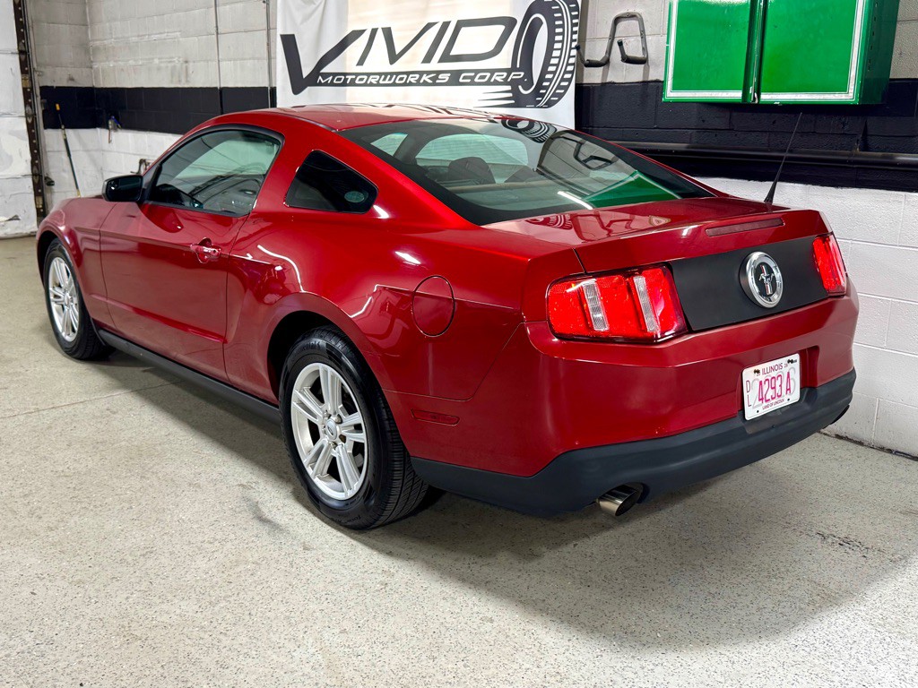 2011 Ford Mustang Image 12