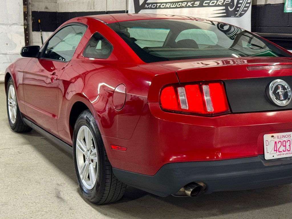2011 Ford Mustang Image 13