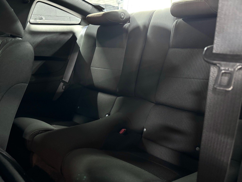 2011 Ford Mustang Image 17
