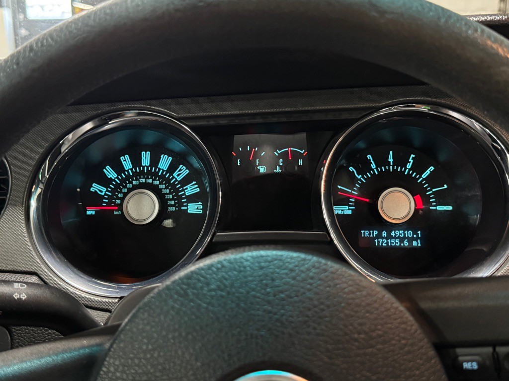 2011 Ford Mustang Image 18