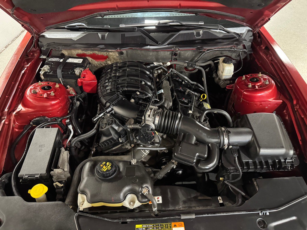 2011 Ford Mustang Image 21