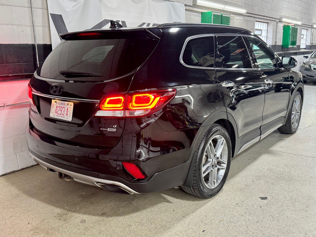 2017 Hyundai Santa Fe Image 8