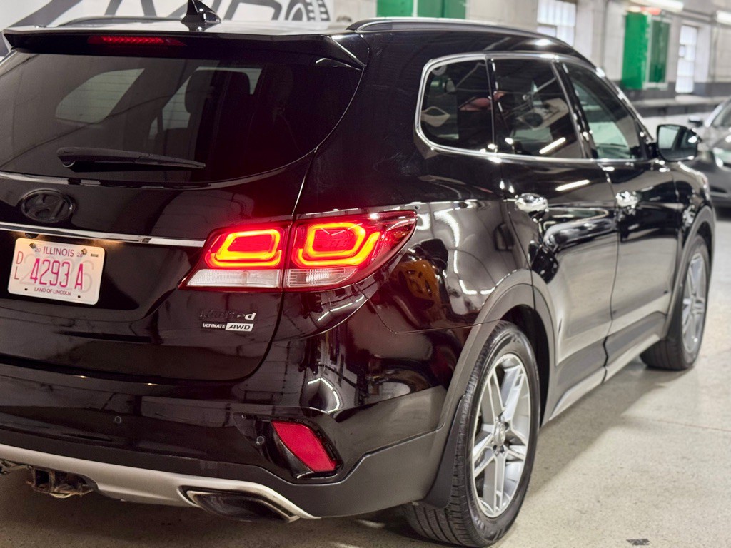 2017 Hyundai Santa Fe Image 9