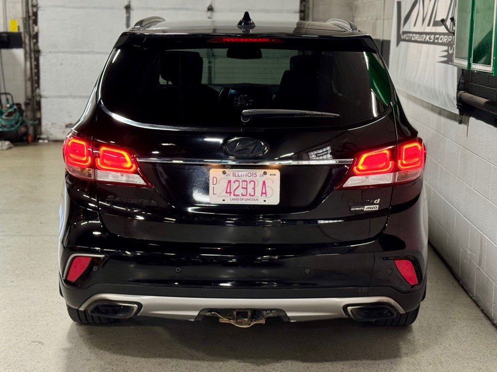 2017 Hyundai Santa Fe Image 16