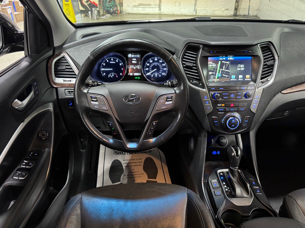 2017 Hyundai Santa Fe Image 21