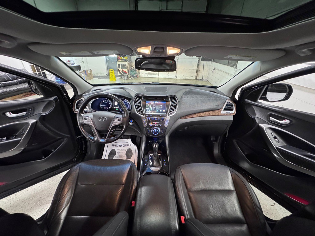 2017 Hyundai Santa Fe Image 22