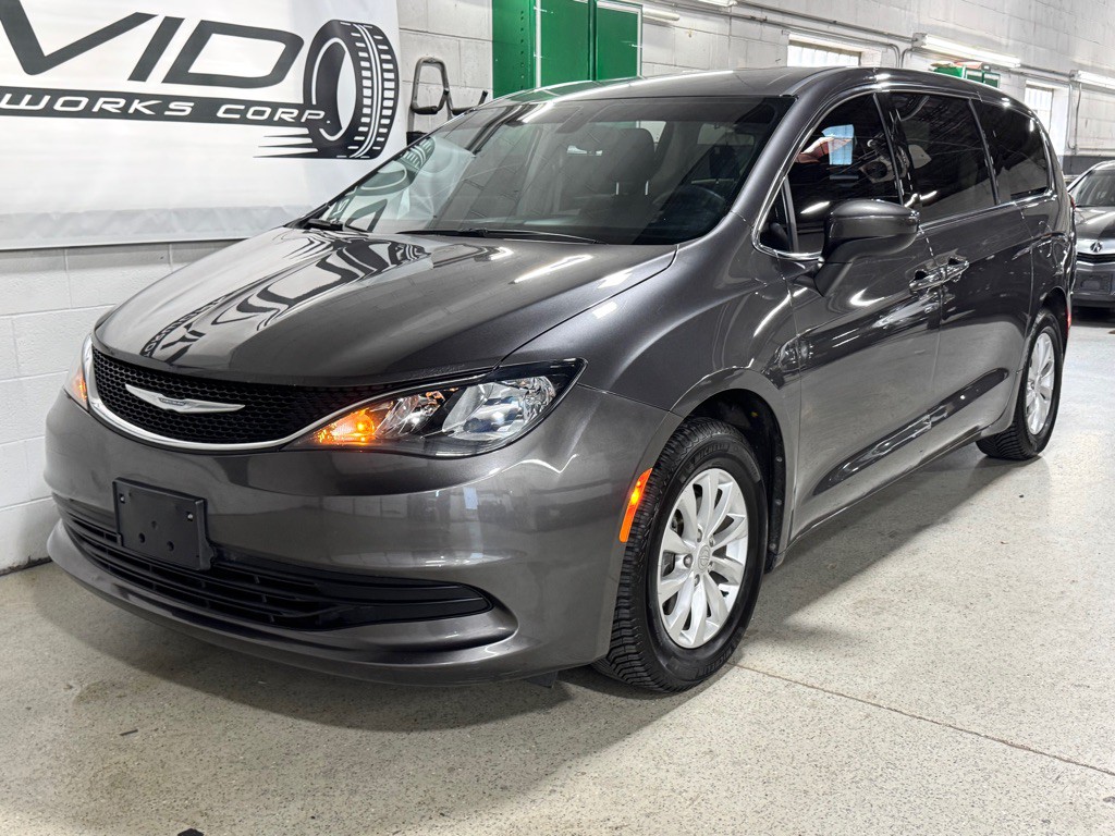 2017 Chrysler Pacifica Image 10