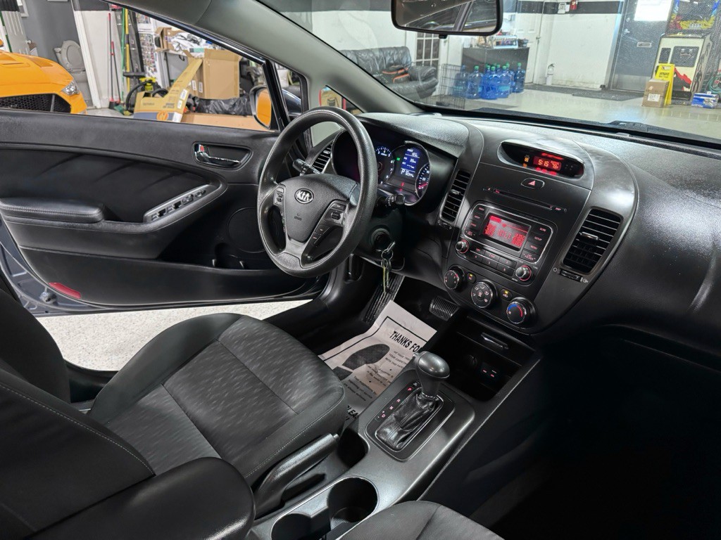2016 Kia Forte Image 24