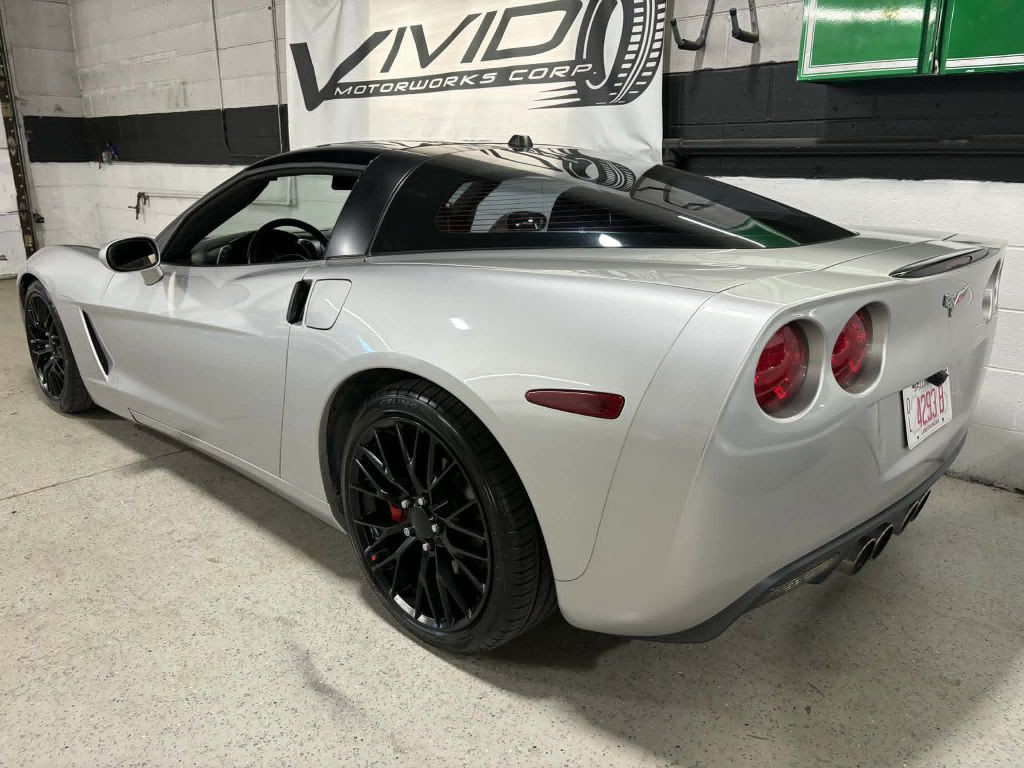2005 Chevrolet Corvette Image 7
