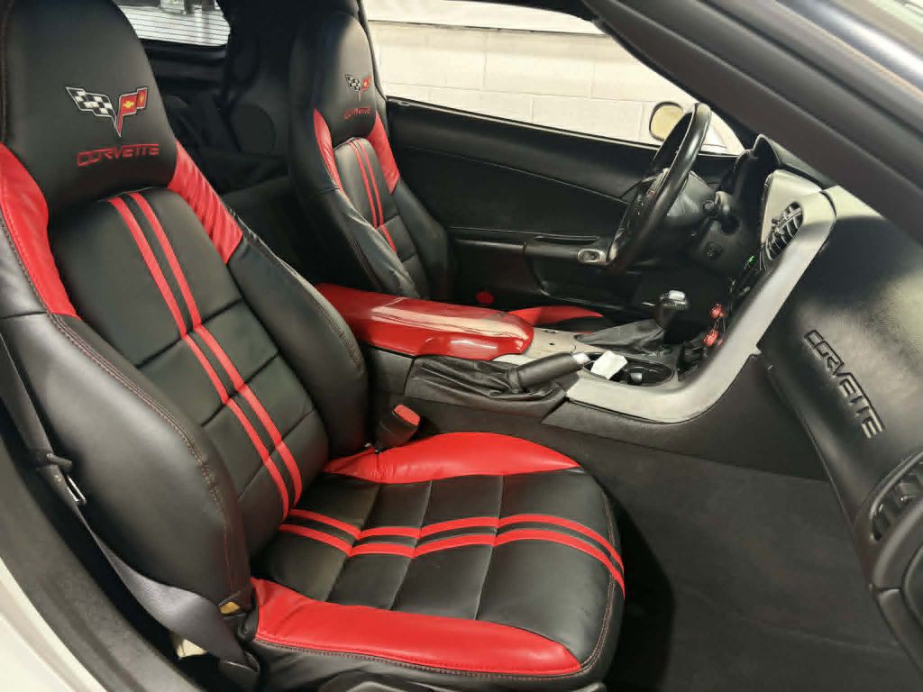 2005 Chevrolet Corvette Image 15