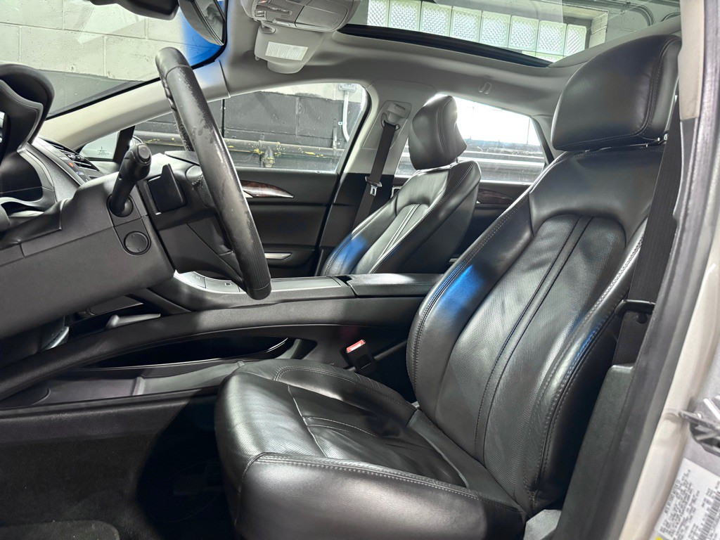 2013 Lincoln MKZ Image 16