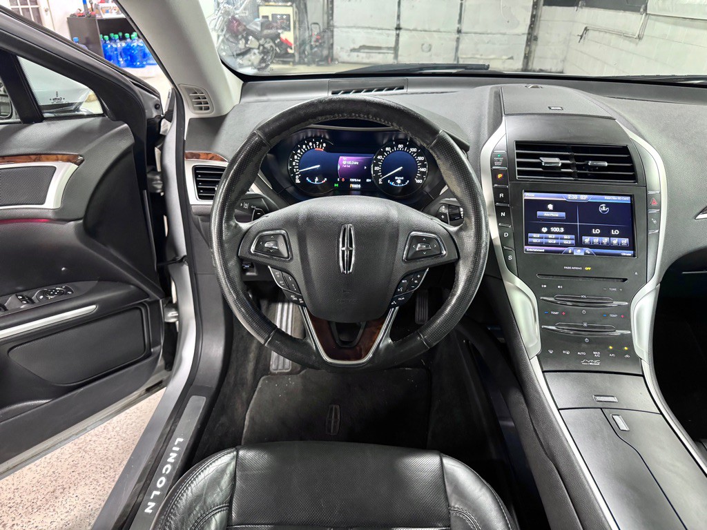2013 Lincoln MKZ Image 17