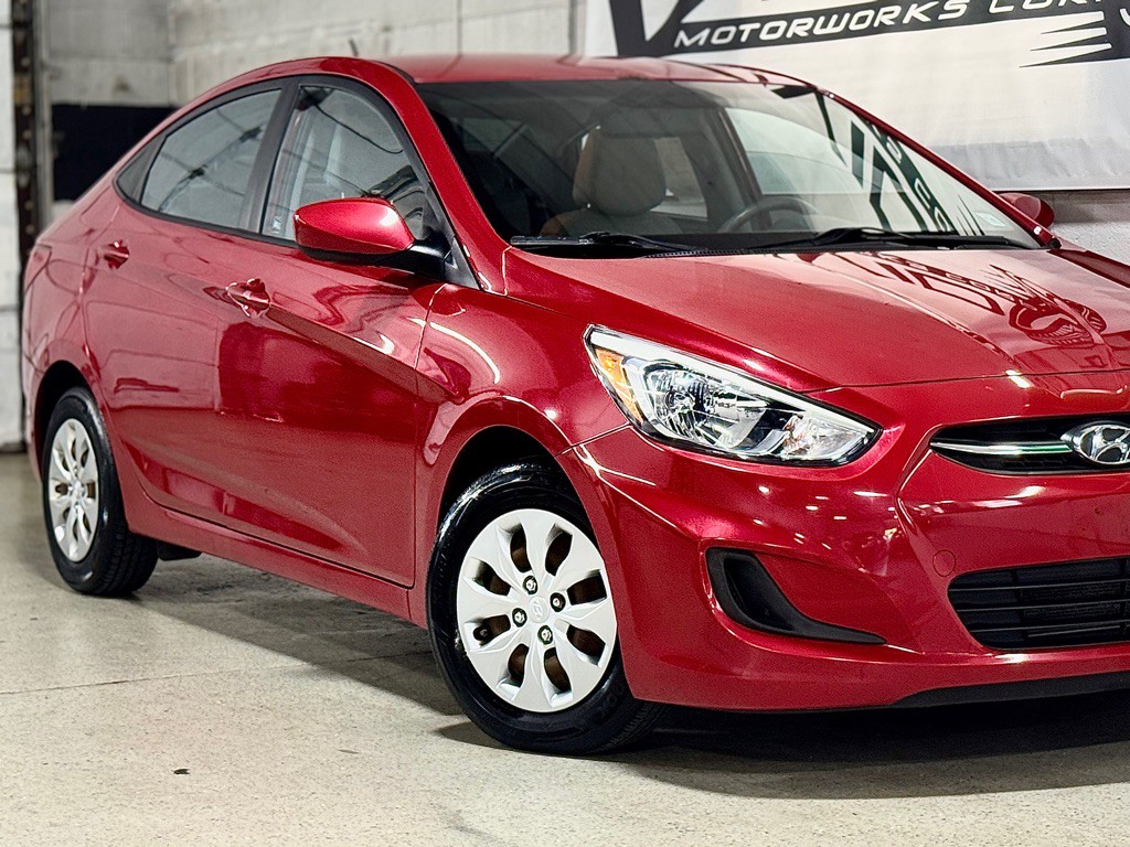 2015 Hyundai Accent Image 3