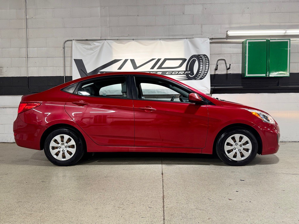 2015 Hyundai Accent Image 7