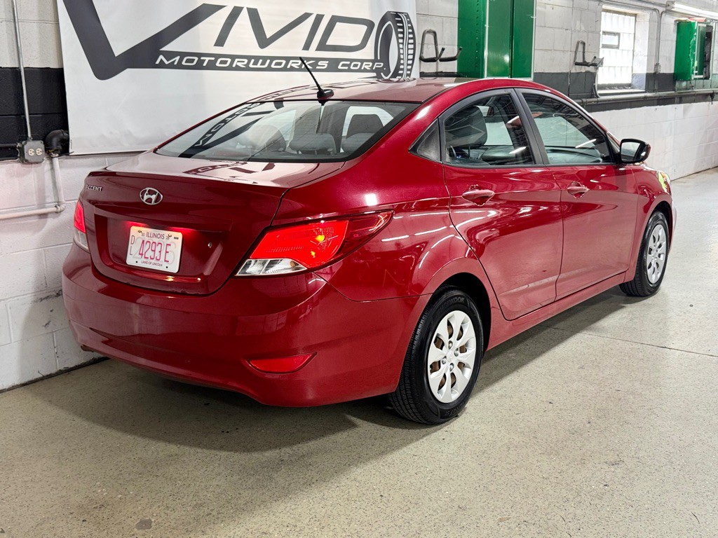 2015 Hyundai Accent Image 8