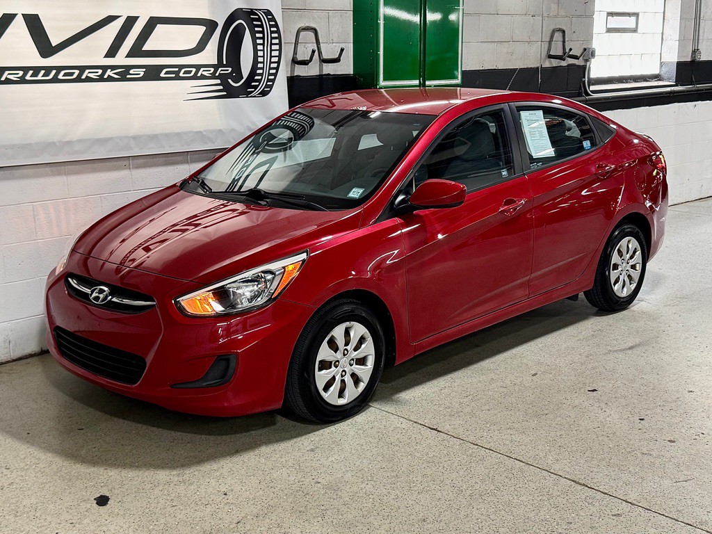 2015 Hyundai Accent Image 10