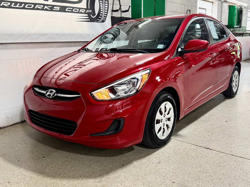 2015 Hyundai Accent Image 11