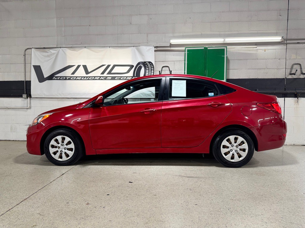 2015 Hyundai Accent Image 12
