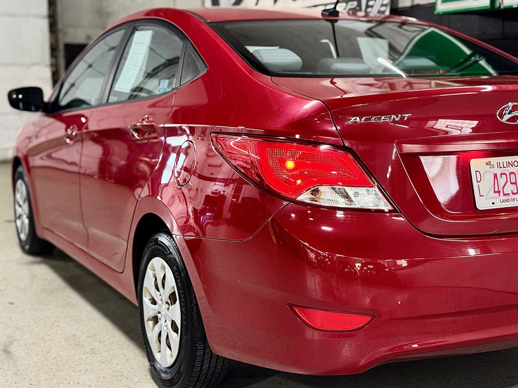 2015 Hyundai Accent Image 14