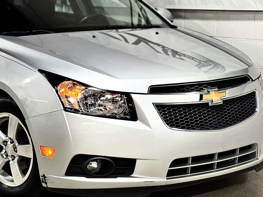 2012 Chevrolet Cruze Image 2