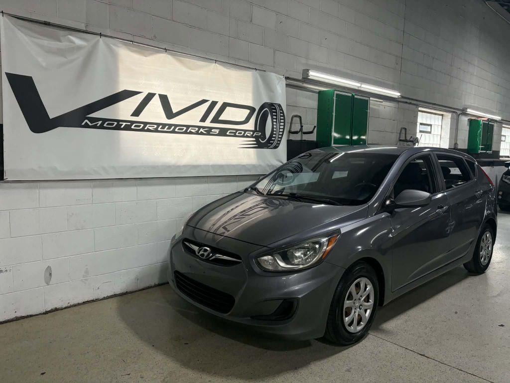 2014 Hyundai Accent Image 1