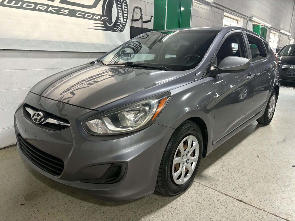 2014 Hyundai Accent Image 2