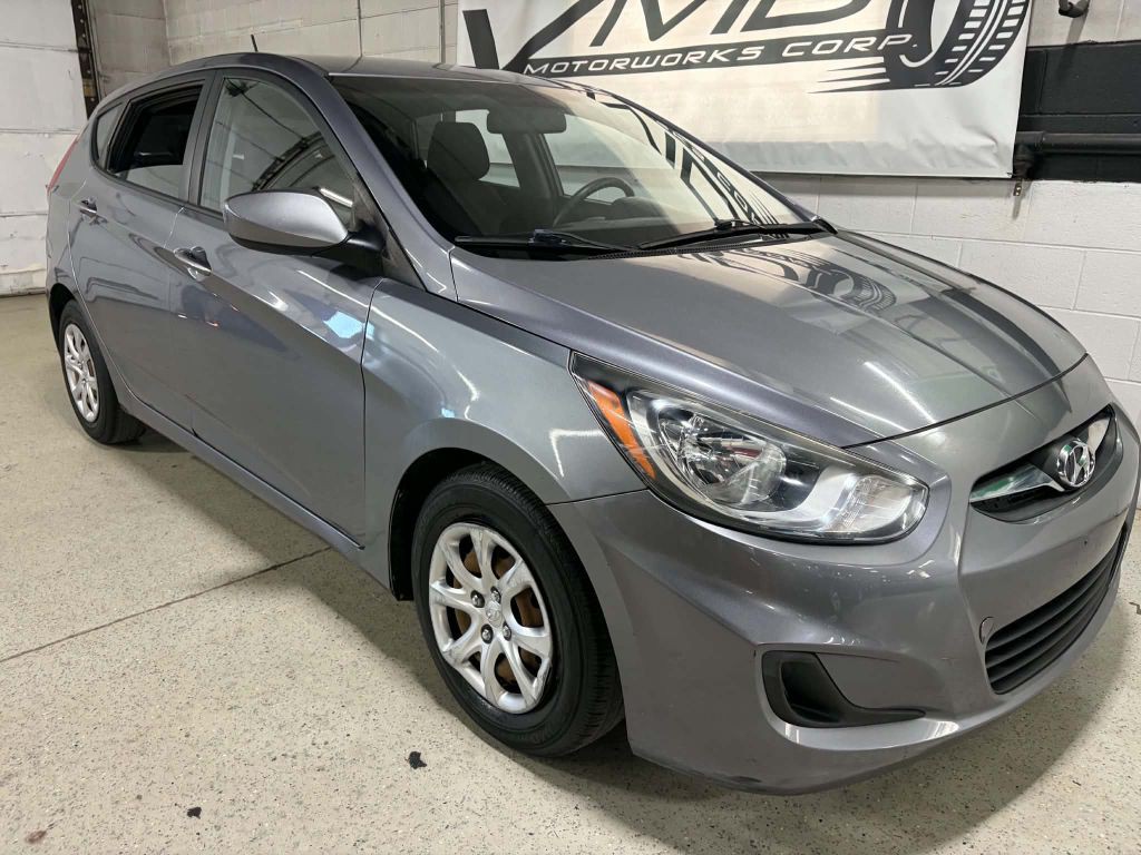 2014 Hyundai Accent Image 4