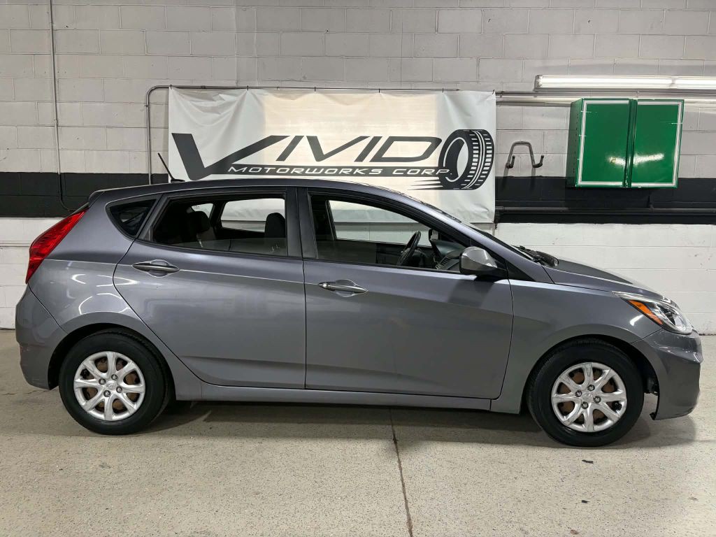 2014 Hyundai Accent Image 5