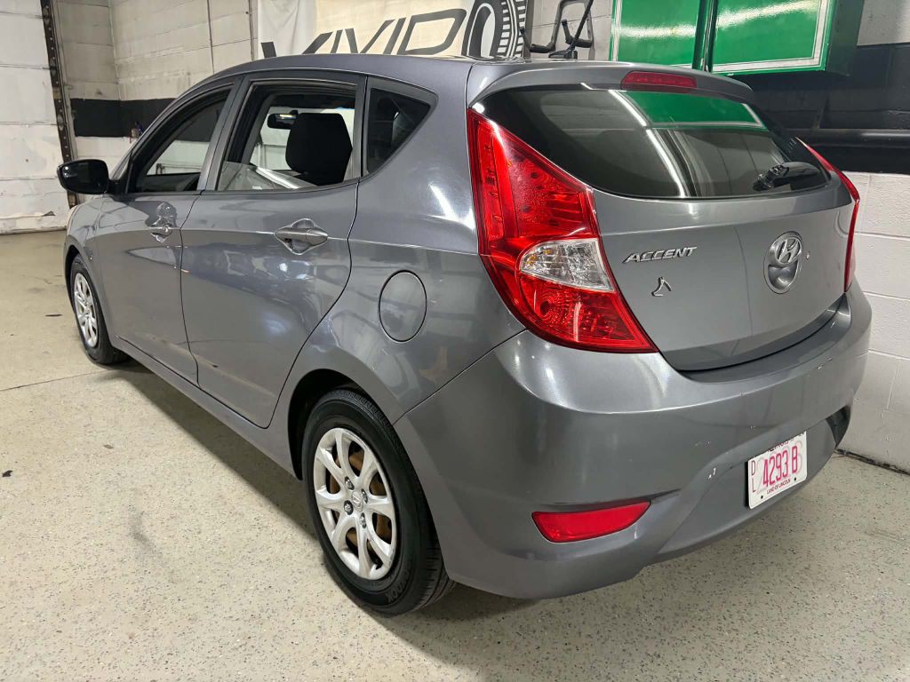 2014 Hyundai Accent Image 8