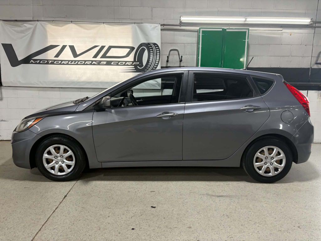 2014 Hyundai Accent Image 9