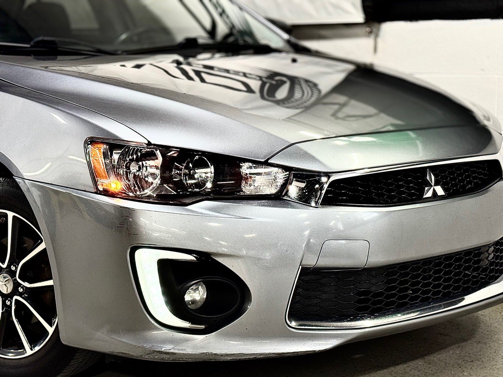 2017 Mitsubishi Lancer Image 2