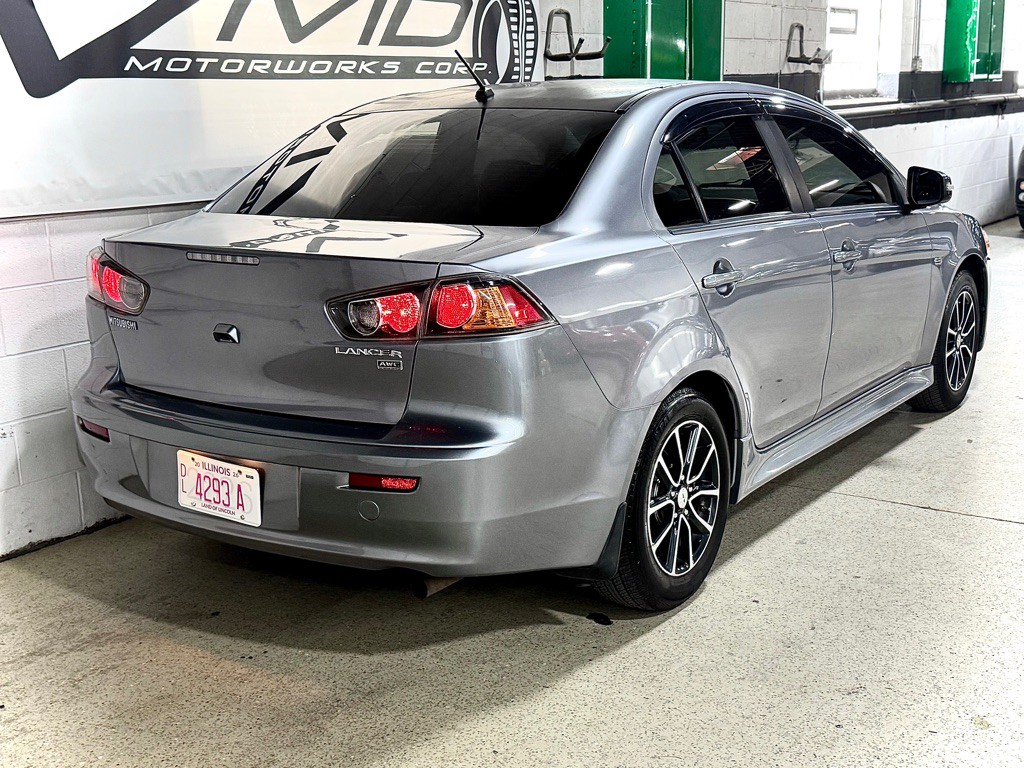 2017 Mitsubishi Lancer Image 8