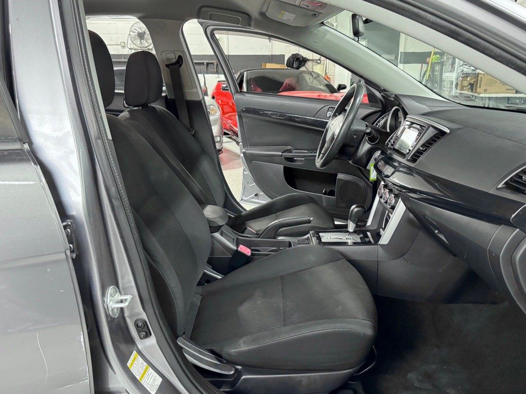 2017 Mitsubishi Lancer Image 16
