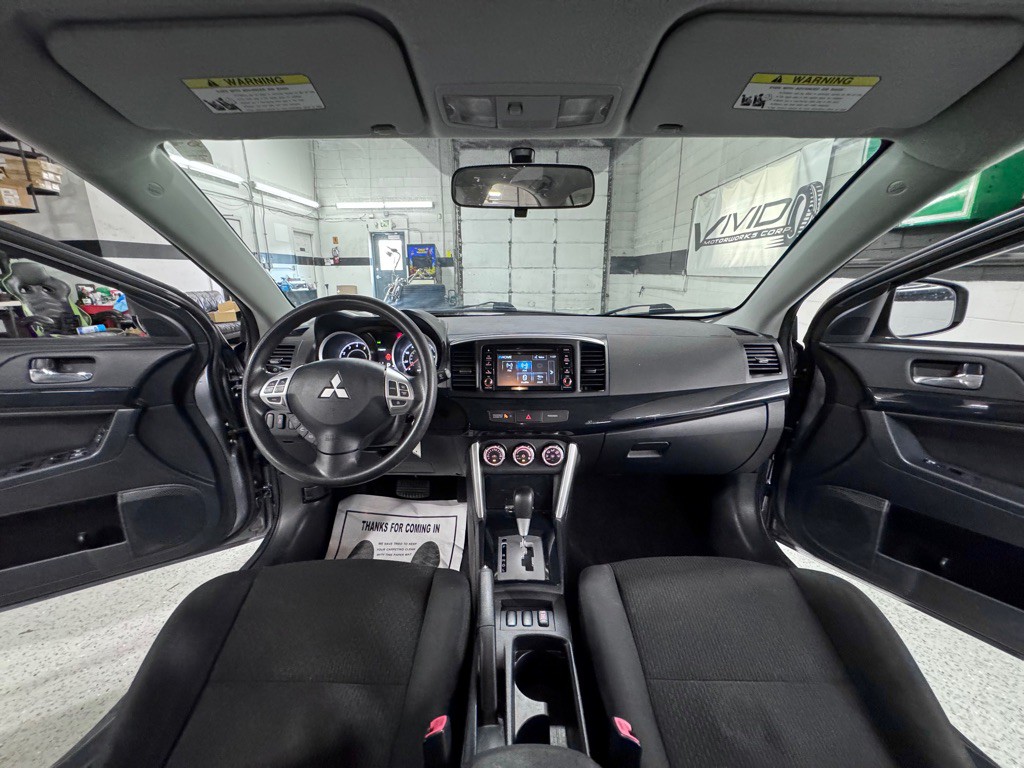 2017 Mitsubishi Lancer Image 19